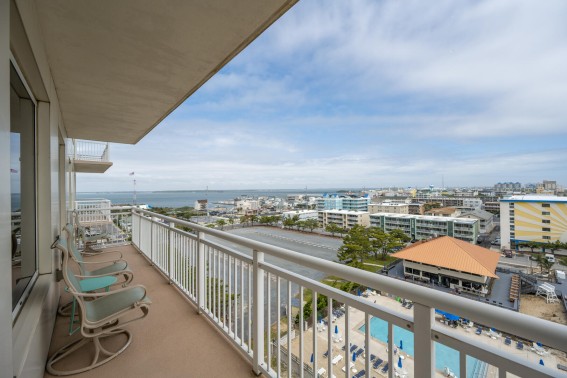 Gateway713-6+side+balcony.jpg?v=27345 Side Balcony