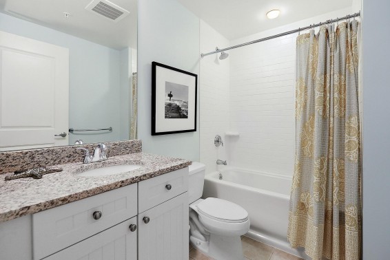 19_Bathroom_2.jpg?v=9888 Bath 2