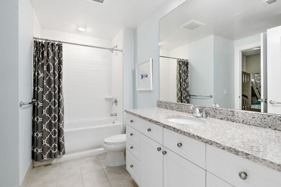 22_bathroom_3.jpg?v=9887 Bath 3