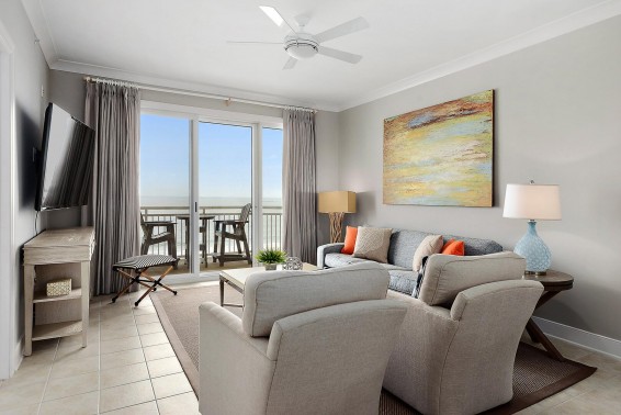 3_living_area.jpg?v=9878 Living Area