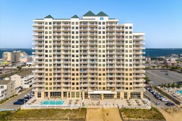 2 48TH ST #1204