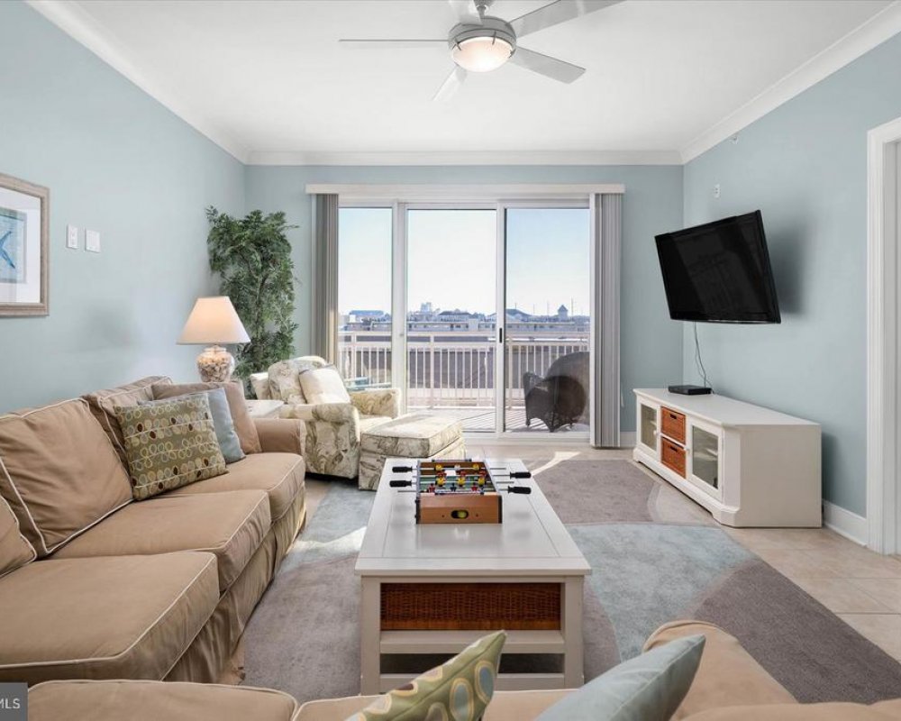 2 48TH ST #402